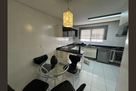 Apartamento para alugar com 157m², 3 quartos e 3 vagas