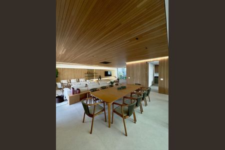 Casa à venda com 560m², 4 quartos e 4 vagas