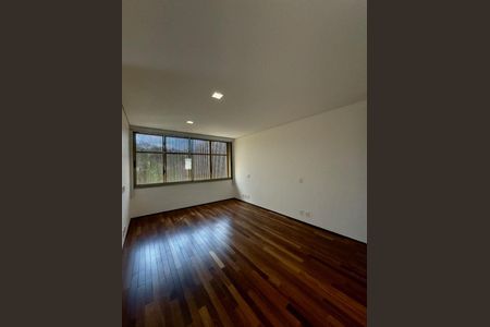 Casa à venda com 560m², 4 quartos e 4 vagas