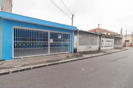 Casa para alugar com 112m², 2 quartos e 2 vagas Casa para alugar com 112m², 2 quartos e 2 vagasFachada