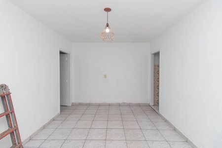 Casa para alugar com 112m², 2 quartos e 2 vagas Casa para alugar com 112m², 2 quartos e 2 vagasSala