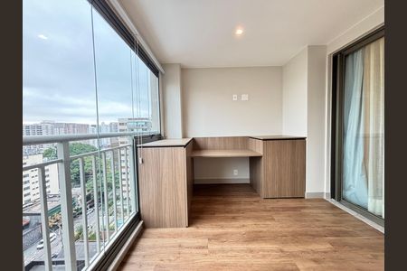 Varanda de kitnet/studio para alugar com 1 quarto, 32m² em Indianópolis, São Paulo