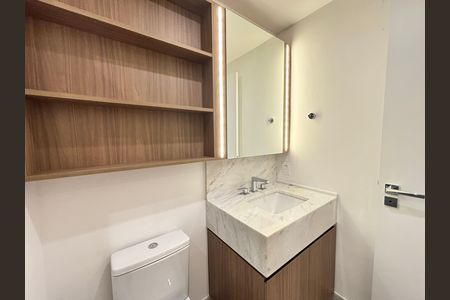 Studio para alugar com 32m², 1 quarto e sem vaga Studio para alugar com 32m², 1 quarto e sem vagaBanheiro
