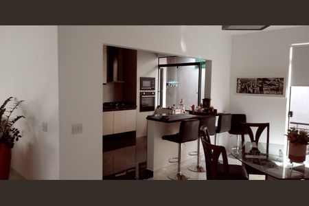 Casa à venda com 3 quartos, 450m² em Alto da Lapa, São Paulo