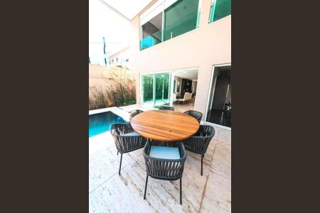 Casa à venda com 535m², 5 quartos e 4 vagas Casa à venda com 535m², 5 quartos e 4 vagasFoto 21