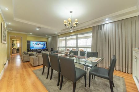 Apartamento à venda com 127m², 3 quartos e 5 vagas Apartamento à venda com 127m², 3 quartos e 5 vagasSala