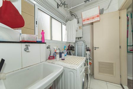Apartamento à venda com 127m², 3 quartos e 5 vagas Apartamento à venda com 127m², 3 quartos e 5 vagasLavanderia