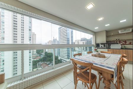 Apartamento à venda com 127m², 3 quartos e 5 vagas Apartamento à venda com 127m², 3 quartos e 5 vagasVaranda