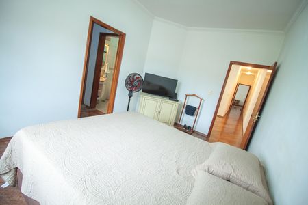 Casa à venda com 307m², 3 quartos e 2 vagas