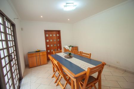 Casa à venda com 307m², 3 quartos e 2 vagas