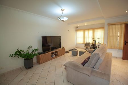 Casa à venda com 307m², 3 quartos e 2 vagas
