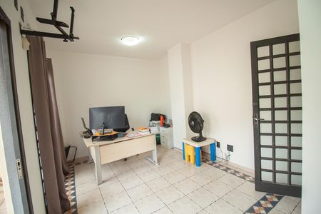 Casa à venda com 307m², 3 quartos e 2 vagas