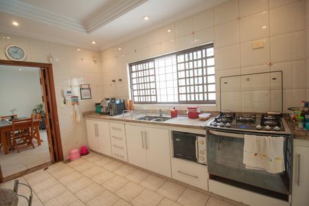 Casa à venda com 307m², 3 quartos e 2 vagas