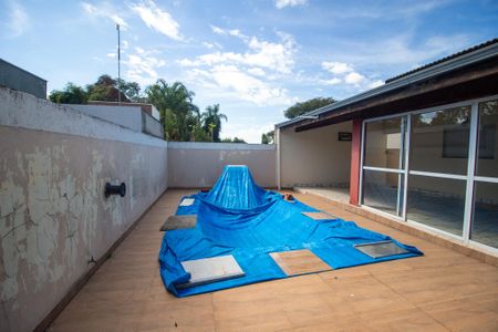 Casa de condomínio para alugar com 240m², 3 quartos e 4 vagas Casa de condomínio para alugar com 240m², 3 quartos e 4 vagasÁrea externa