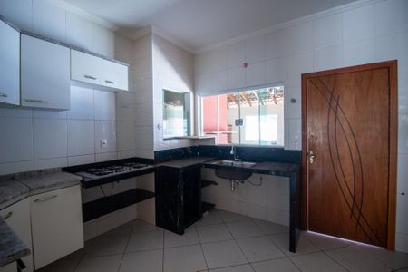 Casa de condomínio para alugar com 240m², 3 quartos e 4 vagas Casa de condomínio para alugar com 240m², 3 quartos e 4 vagasCozinha