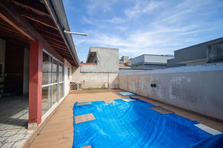 Casa de condomínio para alugar com 240m², 3 quartos e 4 vagas Casa de condomínio para alugar com 240m², 3 quartos e 4 vagasÁrea externa