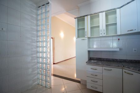 Casa de condomínio para alugar com 240m², 3 quartos e 4 vagas Casa de condomínio para alugar com 240m², 3 quartos e 4 vagasCozinha