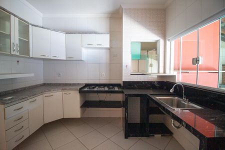 Casa de condomínio para alugar com 240m², 3 quartos e 4 vagas Casa de condomínio para alugar com 240m², 3 quartos e 4 vagasCozinha