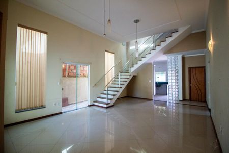 Sala de casa de condomínio para alugar com 3 quartos, 240m² em Cajuru do Sul, Sorocaba