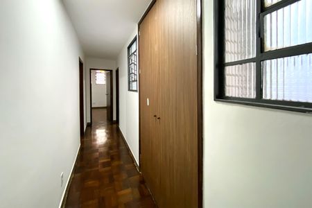 Casa para alugar com 400m², 5 quartos e 2 vagas Casa para alugar com 400m², 5 quartos e 2 vagasCorredor