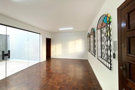 Casa para alugar com 400m², 5 quartos e 2 vagas Casa para alugar com 400m², 5 quartos e 2 vagasSala