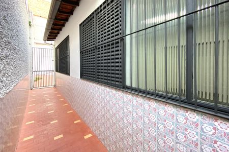Casa para alugar com 400m², 5 quartos e 2 vagas Casa para alugar com 400m², 5 quartos e 2 vagasCorredor externo