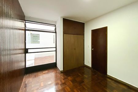 Casa para alugar com 400m², 5 quartos e 2 vagas Casa para alugar com 400m², 5 quartos e 2 vagasQuarto 2