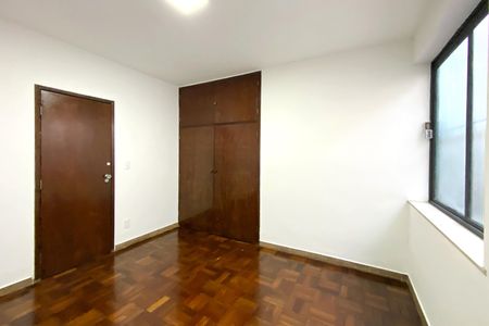 Casa para alugar com 400m², 5 quartos e 2 vagas Casa para alugar com 400m², 5 quartos e 2 vagasQuarto 3