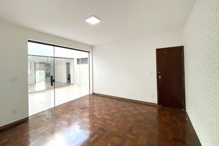 Casa para alugar com 400m², 5 quartos e 2 vagas Casa para alugar com 400m², 5 quartos e 2 vagasSala de Estar