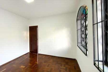 Casa para alugar com 400m², 5 quartos e 2 vagas Casa para alugar com 400m², 5 quartos e 2 vagasQuarto 5