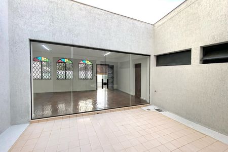 Casa para alugar com 400m², 5 quartos e 2 vagas Casa para alugar com 400m², 5 quartos e 2 vagasVaranda interna