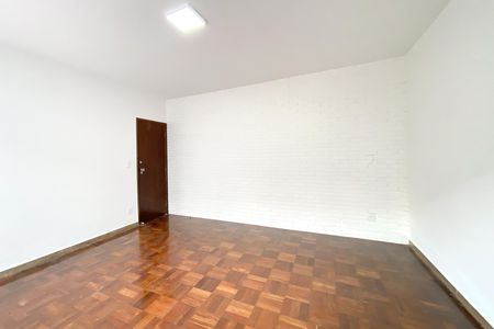 Casa para alugar com 400m², 5 quartos e 2 vagas Casa para alugar com 400m², 5 quartos e 2 vagasSala de Estar