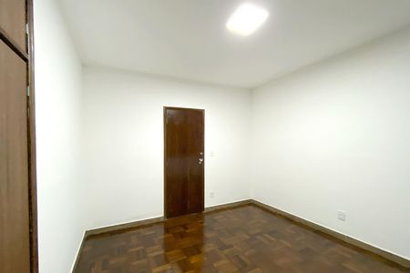 Casa para alugar com 400m², 5 quartos e 2 vagas Casa para alugar com 400m², 5 quartos e 2 vagasQuarto 4