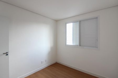 Apartamento para alugar com 113m², 4 quartos e 3 vagasQuarto 2