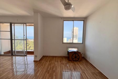 Apartamento à venda com 80m², 1 quarto e 2 vagas Apartamento à venda com 80m², 1 quarto e 2 vagasSala