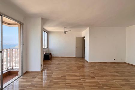 Apartamento à venda com 80m², 1 quarto e 2 vagas Apartamento à venda com 80m², 1 quarto e 2 vagasSala
