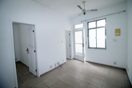 Sala de casa para alugar com 2 quartos, 60m² em Olaria, Rio de Janeiro