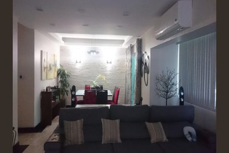 Casa à venda com 3 quartos, 300m² em Campo Belo, São Paulo