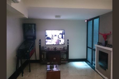 Casa à venda com 3 quartos, 300m² em Campo Belo, São Paulo