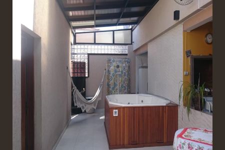 Casa à venda com 3 quartos, 300m² em Campo Belo, São Paulo