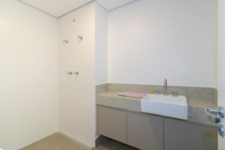 Apartamento para alugar com 53m², 1 quarto e sem vaga Apartamento para alugar com 53m², 1 quarto e sem vagaBanheiro