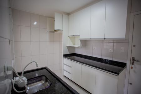 Cozinha de apartamento para alugar com 2 quartos, 90m² em Bacacheri, Curitiba