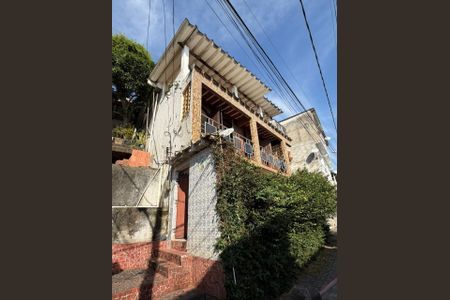 Casa à venda com 200m², 4 quartos e sem vaga Casa à venda com 200m², 4 quartos e sem vagaFoto 02
