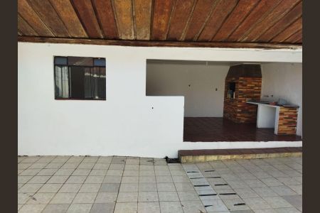 Casa à venda com 99m², 3 quartos e 4 vagasÁrea externa