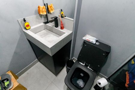 Apartamento à venda com 83m², 2 quartos e 2 vagas Apartamento à venda com 83m², 2 quartos e 2 vagasBanheiro Corredor