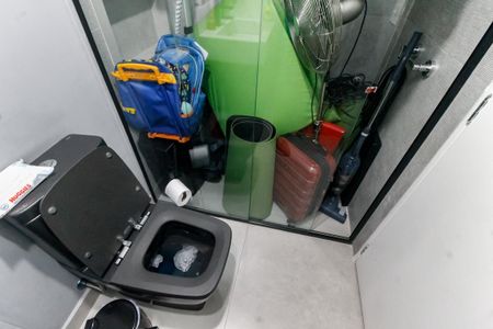 Apartamento à venda com 83m², 2 quartos e 2 vagas Apartamento à venda com 83m², 2 quartos e 2 vagasBanheiro Corredor