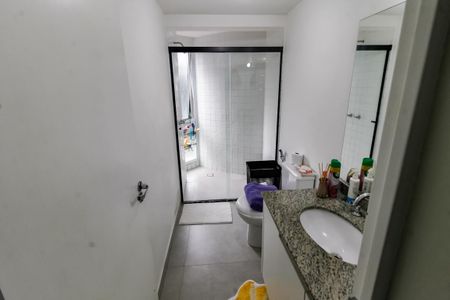 Apartamento à venda com 83m², 2 quartos e 2 vagas Apartamento à venda com 83m², 2 quartos e 2 vagasBanheiro da Suíte