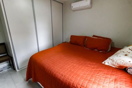 Apartamento à venda com 83m², 2 quartos e 2 vagas Apartamento à venda com 83m², 2 quartos e 2 vagasSuíte