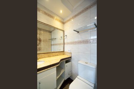Apartamento para alugar com 386m², 4 quartos e 4 vagas Apartamento para alugar com 386m², 4 quartos e 4 vagasBanheiro da suíte 03