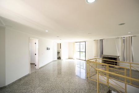 Apartamento para alugar com 386m², 4 quartos e 4 vagas Apartamento para alugar com 386m², 4 quartos e 4 vagasSala da coebrtura